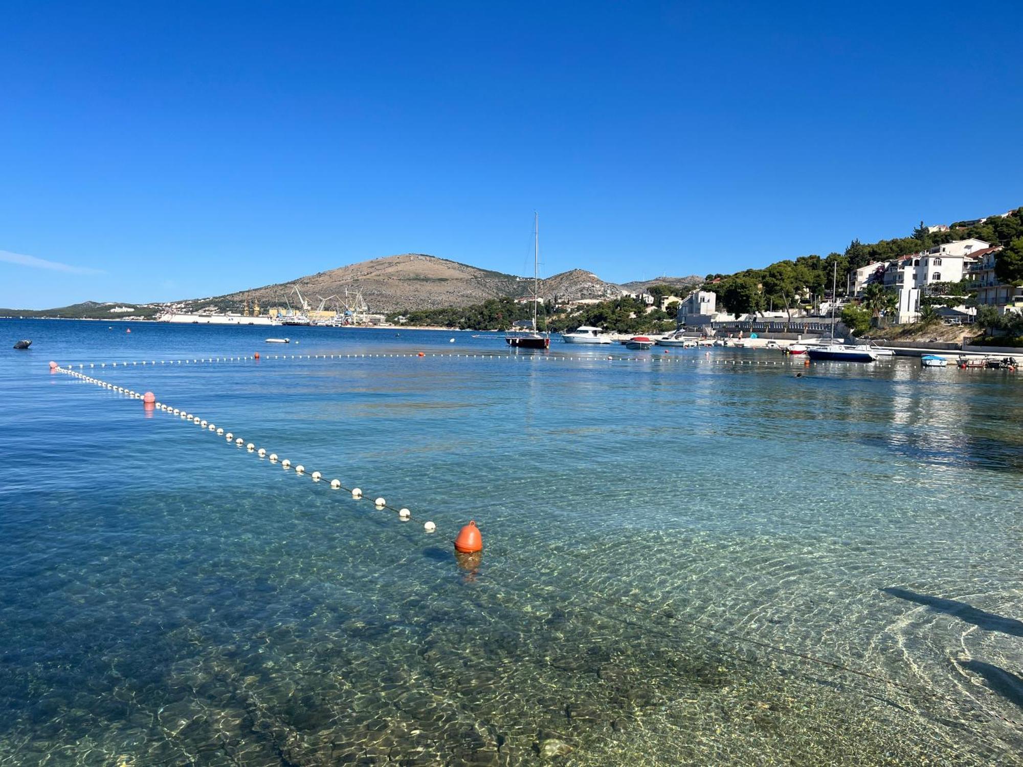 Apartments Villa Mirella 20 M From The Sea - Free Parking Trogir Exterior foto
