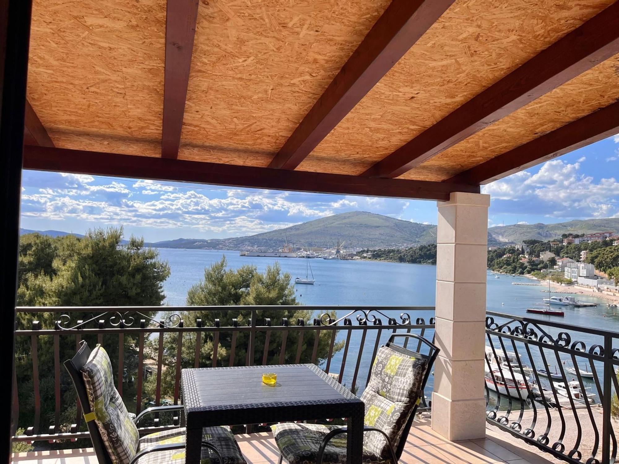 Apartments Villa Mirella 20 M From The Sea - Free Parking Trogir Exterior foto