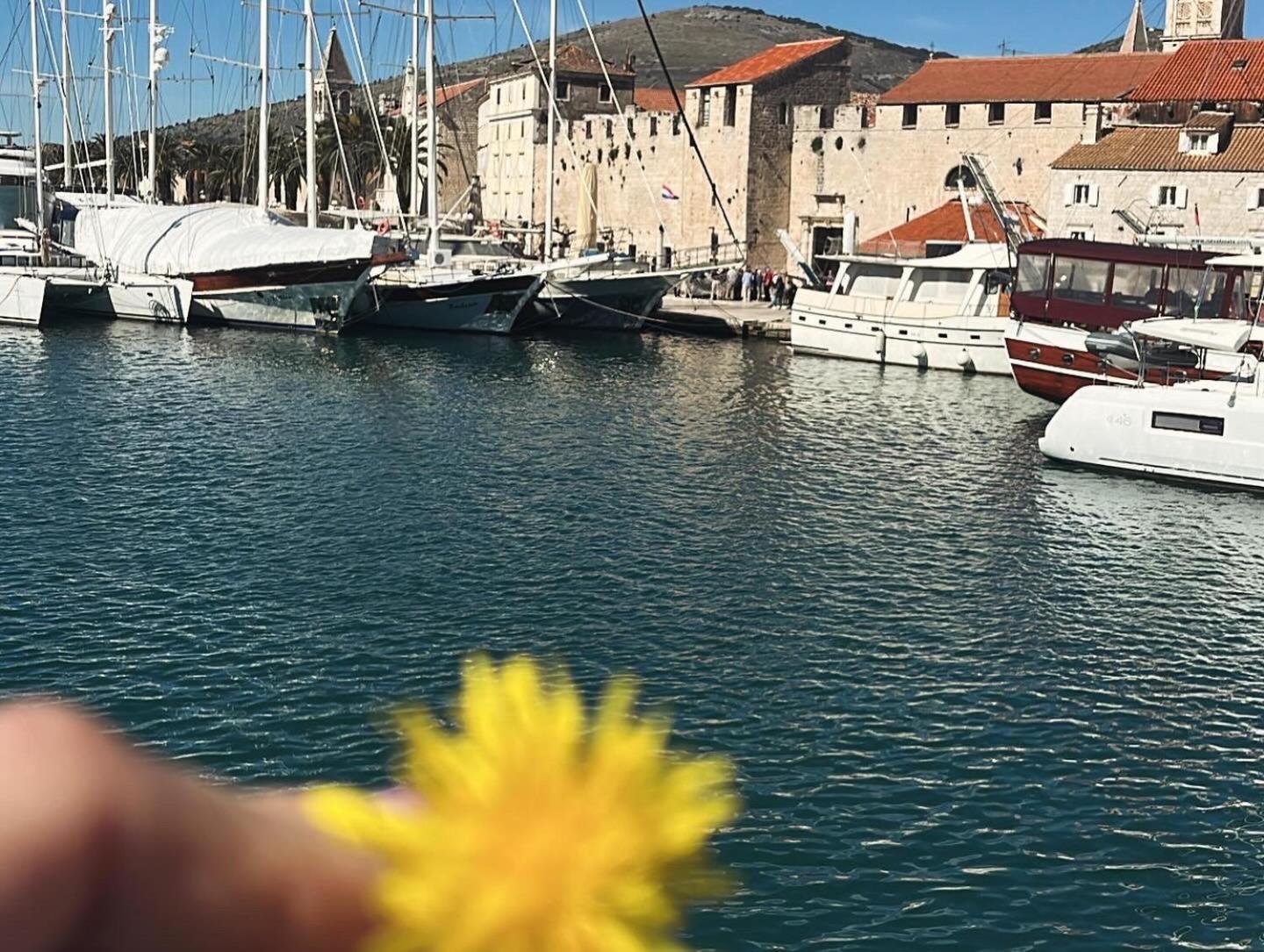 Apartments Villa Mirella 20 M From The Sea - Free Parking Trogir Exterior foto