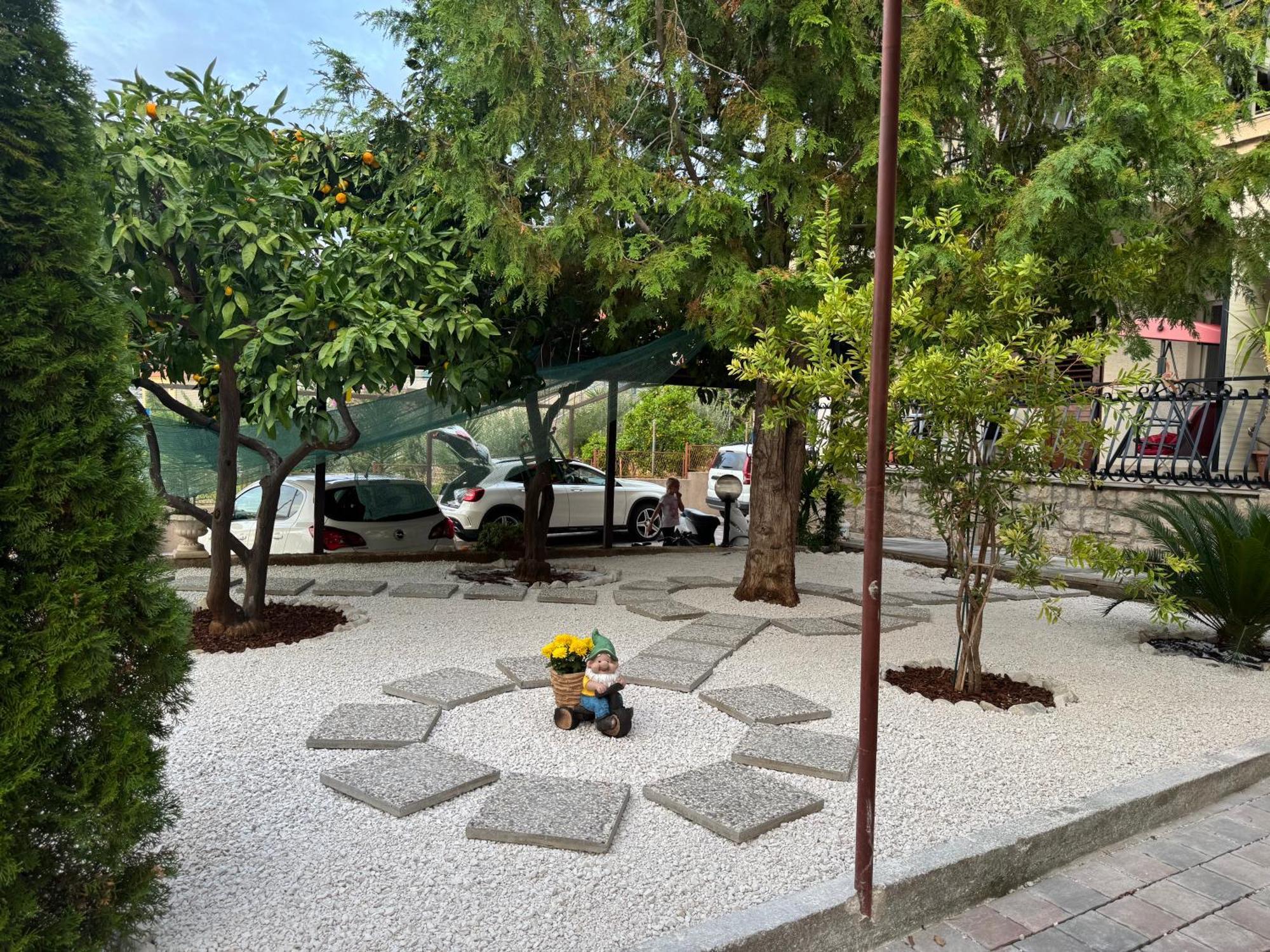 Apartments Villa Mirella 20 M From The Sea - Free Parking Trogir Exterior foto