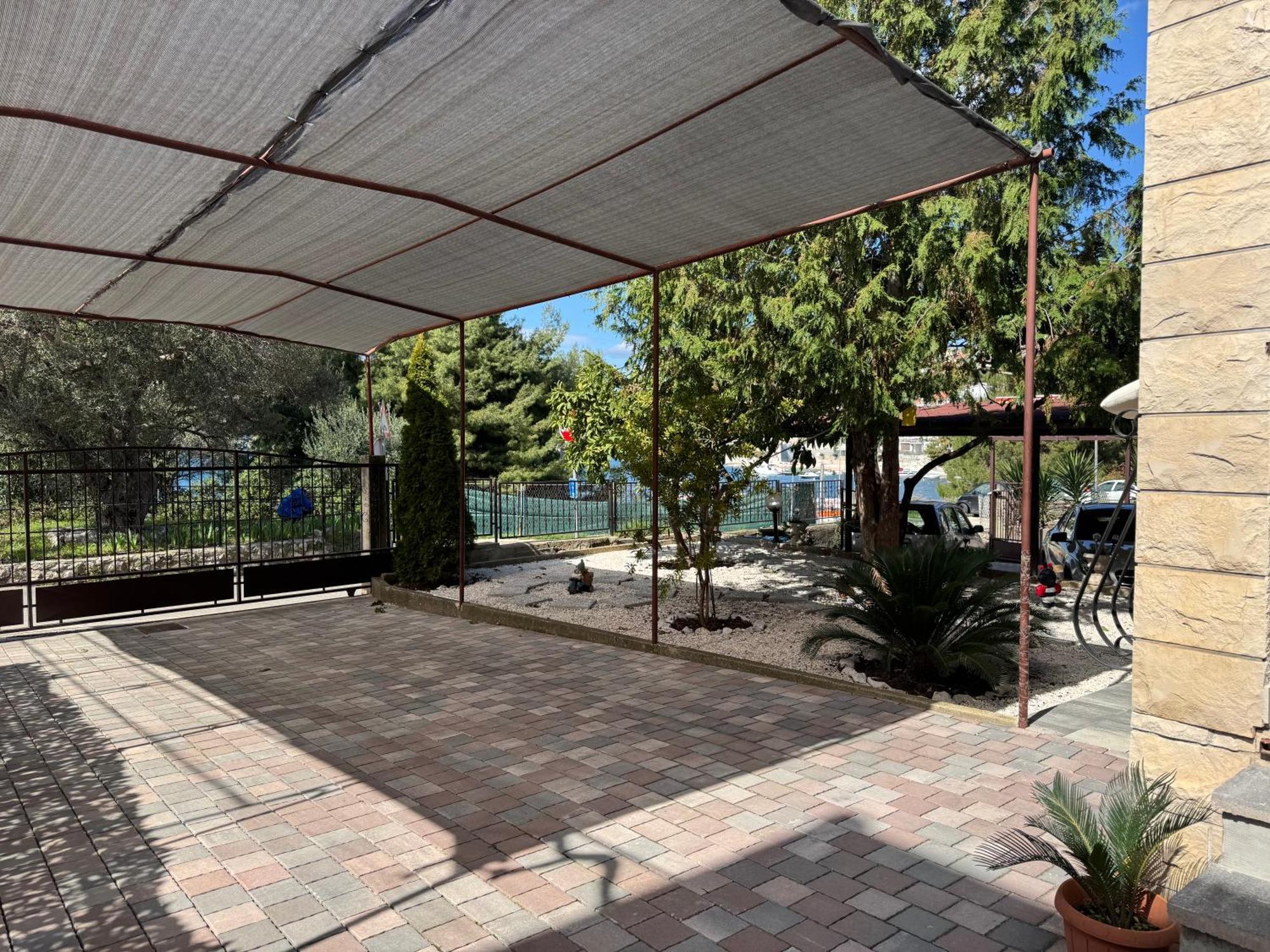 Apartments Villa Mirella 20 M From The Sea - Free Parking Trogir Exterior foto
